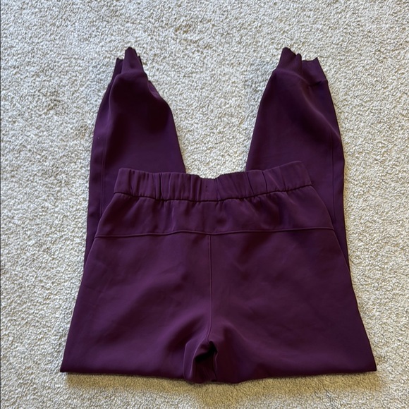 Lululemon NWOT SZ4  Jogger Pants - Picture 4 of 7